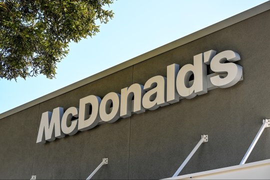 Ligue 1 urmează să fie redenumită după McDonald’s. Fanii se declară nemulțumiți