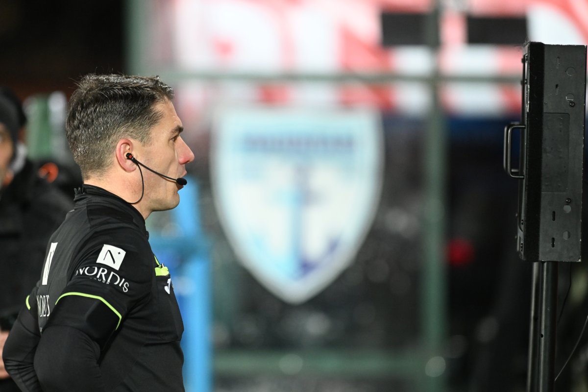 Toate cele cinci meciuri care se vor disputa vineri, de la ora 20:00, vor beneficia de asistență VAR