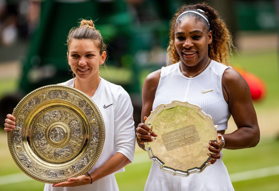 Halep și Serena, la momentul premierii de după finala de la Wimbledon din 2019