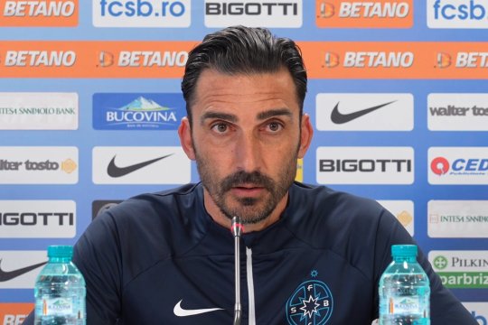 Elias Charalambous, uluit de o întrebare primită la conferința de presă: ”Nu gândim așa!” Ce a spus despre derby-ul cu Rapid: ”Nu e o finală”