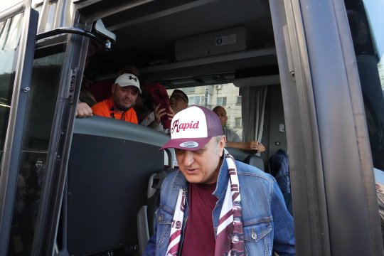 Reacția lui Gigi Becali când a văzut că Dan Șucu a mers la Craiova împreună cu suporterii: ”Băi, săracul de el”