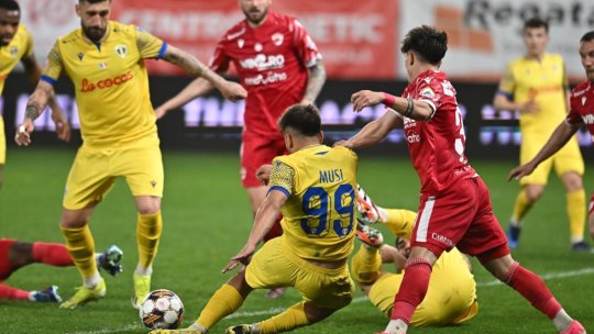 Final controversat la Dinamo - Petrolul. Brigada a stat 9 minute pentru a descifra faza din care au egalat ”lupii”. Motivare incredibilă a arbitrilor VAR