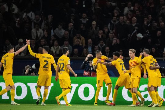 Starul Barcelonei: “Am jucat pe terenuri unde spectatorii trăgeau cu pistoalele!” Fotbalistul din Catalonia a fost vrăjit de petrecerile lui Ronaldinho