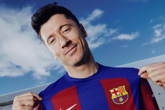 Barcelona a pregătit echipamentul pentru El Clasico. Ce artist va apărea pe tricou