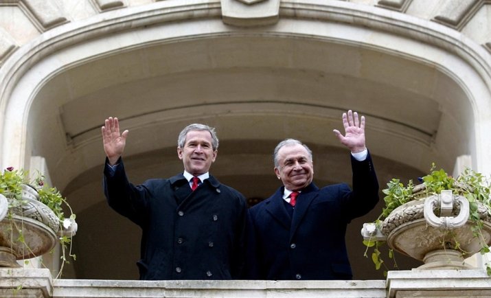 George Bush l-a cunoscut pe Ilie Năstase în cadrul unei vizite pe care a făcut-o în România, în noiembrie 2002