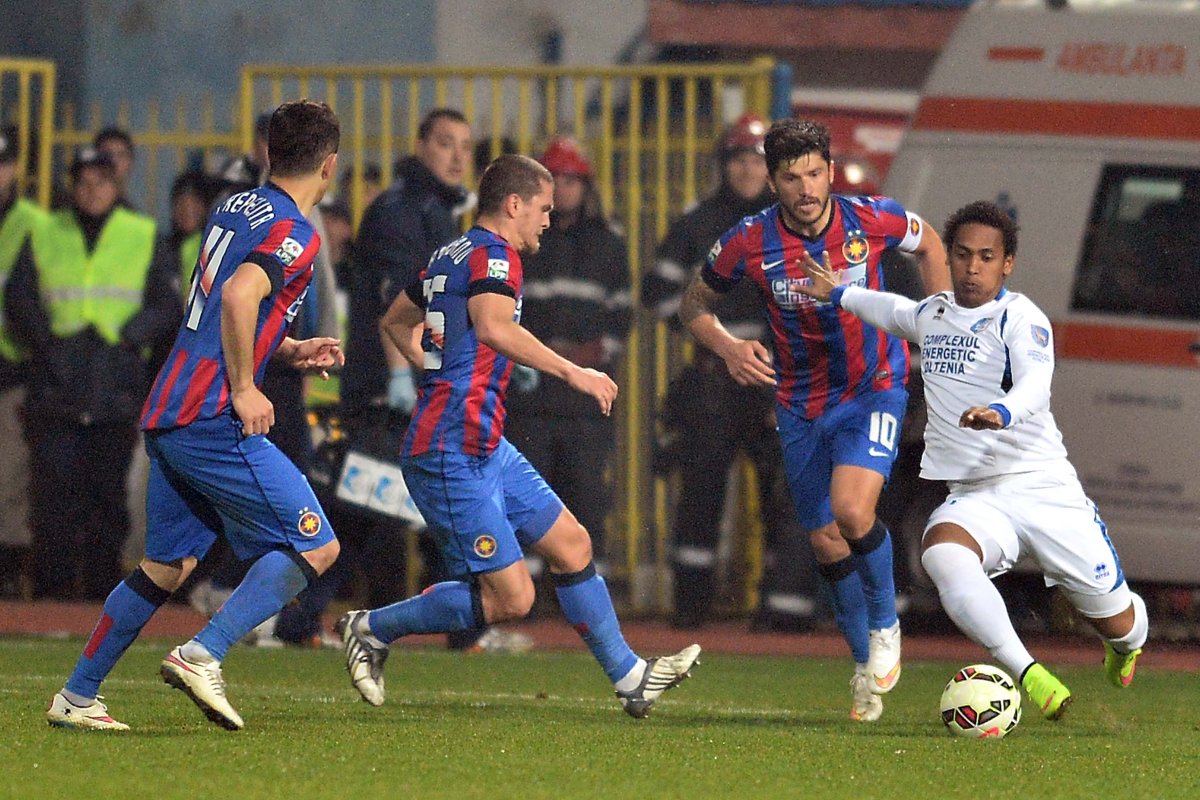 Eric de Oliveira, la meciul pe care Pandurii l-a jucat împotriva celor de la FCSB, în 2015