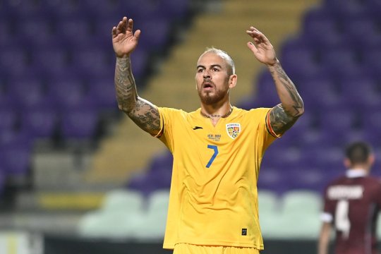 Denis Alibec, sfătuit să nu revină în România, după interesul celor de la FCSB: ”Din an în an se schimbă jucătorii”