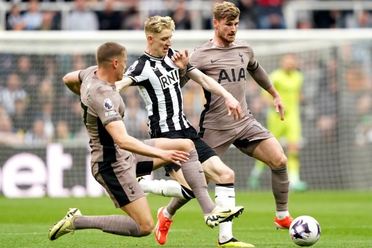 Reacția unui fost fotbalist din Premier League despre evoluția lui van de Ven: "Dacă era Drăgușin, era crucificat"