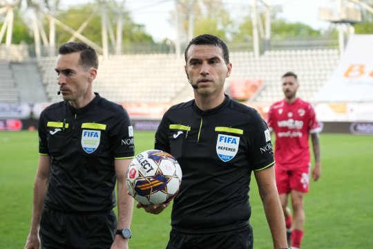 Ilie Dumitrescu a văzut arbitrajul de la Dinamo - Poli Iași și a dat verdictul: "Ce mai vorbim?"
