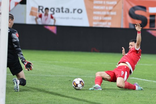 O nouă gafă a jucătorului lui Dinamo! Ce a făcut în duelul cu Poli Iași