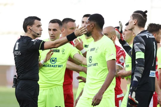 ”Hațegan a primit ordin, nu a greșit!” Acuzații extrem de grave după Dinamo - Poli Iași 1-0: ”Totul este calculat”