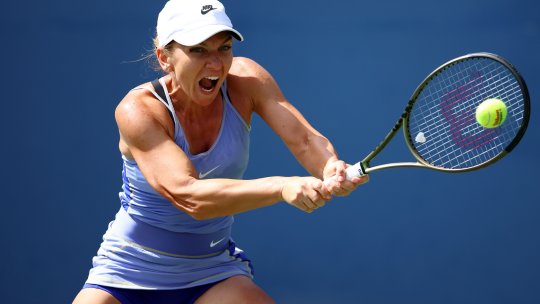 Carlos Martinez: “Simona Halep poate câștiga la Roland Garros”. Jucătoarea noastră: “Sunt prea multe minciuni acolo”