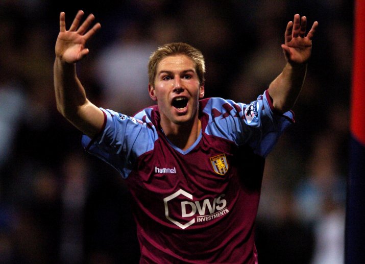 114 meciuri a bifat Thomas Hitzlsperger pentru Aston Villa, clubul la care a debutat în fotbalul profesionist