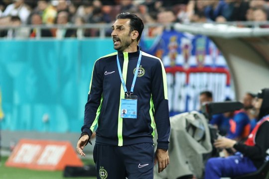 Elias Charalambous a făcut anunțul. Doi jucători, OUT pentru meciul cu Rapid
