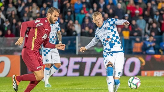 Corvinul Hunedoara - CFR Cluj 0-0, ACUM, pe iAMsport.ro. ”Feroviarii”, în inferioritate numerică din minutul 11!