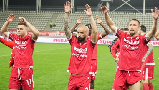 Premieră pentru un fotbalist de la Dinamo în meciul cu Petrolul! Jucătorul, bandajat la cap în timp ce se bucura la gol