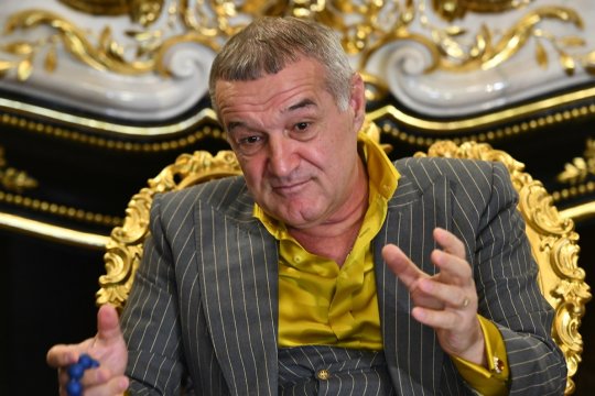 Gigi Becali i-a stabilit viitorul lui Radaslavescu după schimbarea din minutul 28: ”M-am rugat două săptămâni de el să se ducă!”