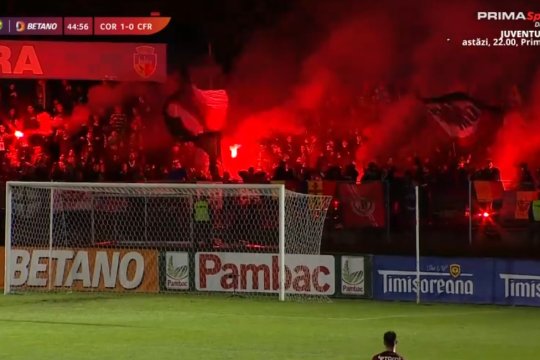 Nu le pasă de dosarul ”Pyro”! Suporterii CFR-ului au ”încins” atmosfera la Hunedoara