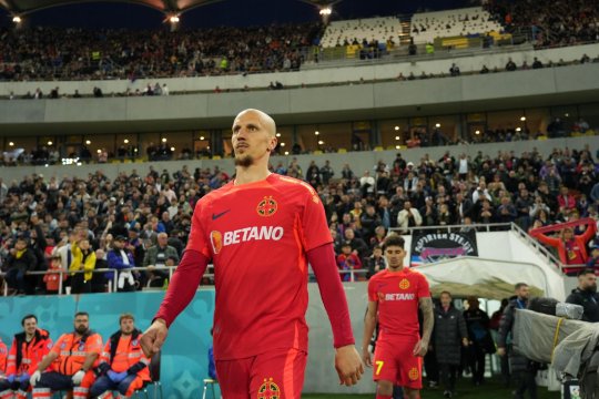 Noi probleme: Vlad Chiricheș, scos înainte de pauză la derby-ul dintre FCSB și Rapid