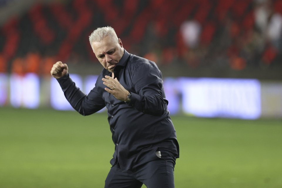 Marius Șumudică e convins că ar fi putut da lovitura pe banca tehnică a Rapidului.