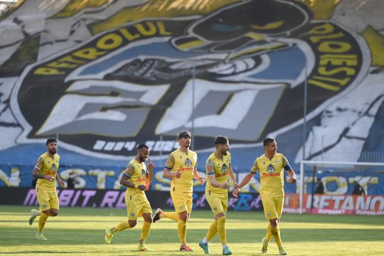 Se poate și așa. Un fotbalist de Superligă s-a declarat fericit de arbitraj: "Felicitări, cred că au făcut un joc extraordinar"