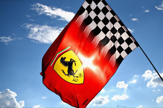 Ferrari s-a asigurat că are bani pentru salariul lui Lewis Hamilton. Italienii semnează un contract în urma căruia vor primi 500.000.000 de dolari