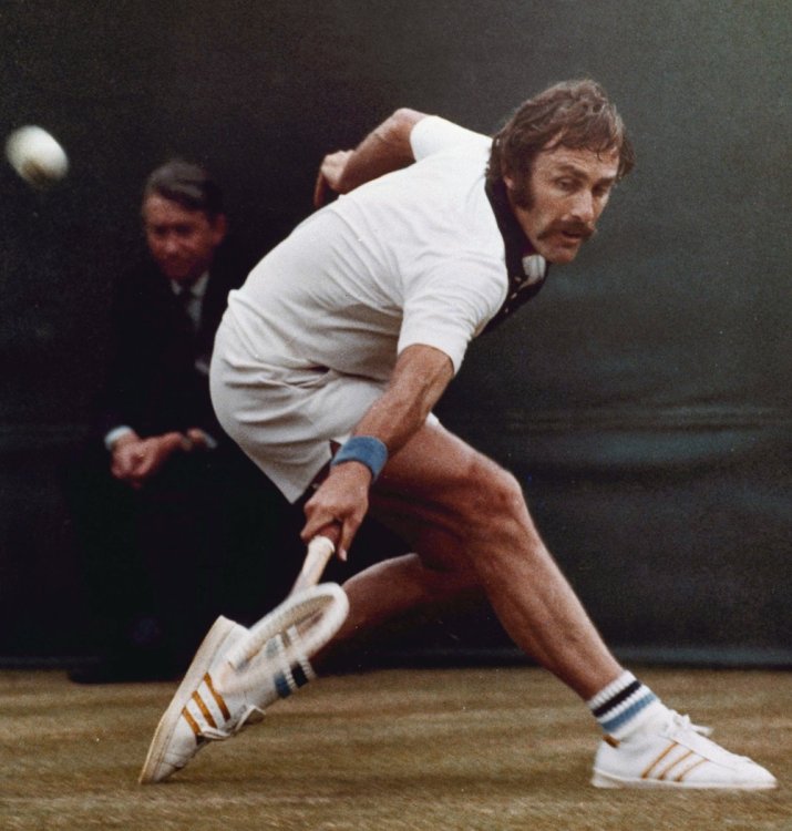 Ion Țiriac și-ar fi lăsat mustață după ce ar fi fost impresionat de ”podoaba” lui John Newcombe, un mare jucător de tenis australian