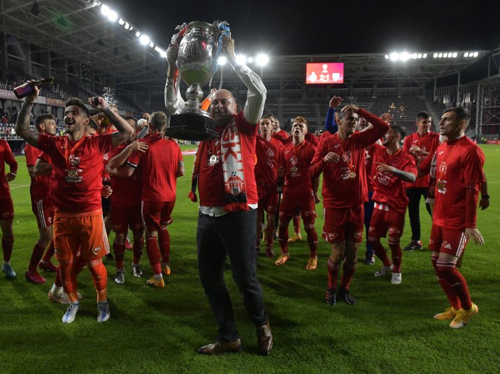 În doar 7 ani în prima divizie, clubul patronat de Dioszegi a obținut 4 trofee: două Cupe și două Supercupe ale României
