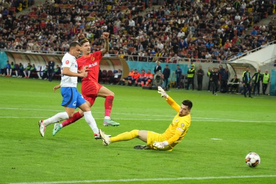 FCSB - Farul 2-1. FCSB este campioana României după 9 ani. Băluță aduce victoria în fața echipei care le-a furat titlul roș-albaștrilor anul trecut