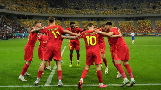 Imaginile bucuriei de pe Arena Națională după ce FCSB a cucerit matematic titlul. Cum au sărbătorit fanii roș-albaștrilor