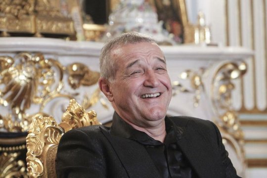 Gigi Becali, criză de râs în direct: ”Dan Petrescu este la degetul meu mic”