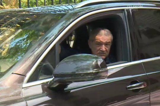 Gigi Becali susține că a negociat cu un jucător la semafor: ”Am vorbit cu el, poate vine la noi”