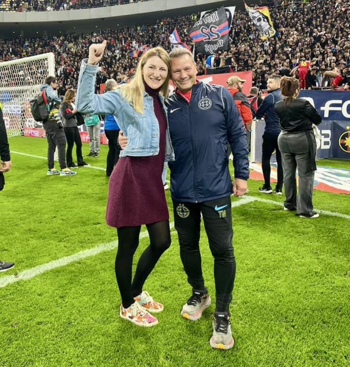 Andreea și Thomas Neubert au sărbătorit pe teren succesul cu Farul, care a adus titlul FCSB-ului