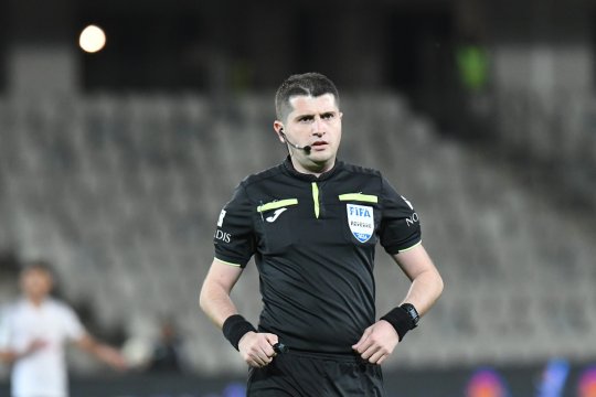 Decizie absolut halucinantă a lui Chivulete în Poli Iași - UTA! Pentru ce a putut să acorde penalty și ce au făcut cei din camera VAR