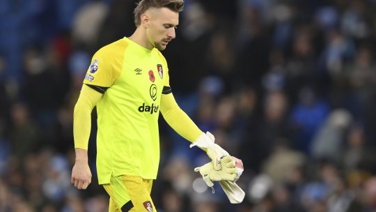 Antrenorul lui Bournemouth a luat decizia finală în privința lui Ionuț Radu: ”Competiția e bună pentru echipă”