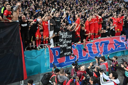 A ajuns campion cu FCSB după ce a fost la un pas să fie dat afară: "E cel mai frumos moment din viața mea"
