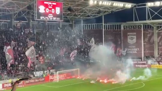 Au uitat de "dosarul Pyro". Ultrașii Rapidului au făcut show la partida cu Universitatea Craiova