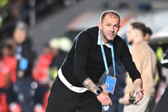 Momentul în care Bogdan Lobonț s-a enervat la flash-interviu după Rapid - Universitatea Craiova 1-2: "De unde știți voi?"