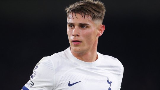 Șansă pentru Radu Drăgușin? Înlocuitorul lui a fost cel mai slab de la Tottenham