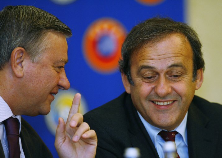 Mircea Sandu a fost în trecut membru al Comitetului Executiv al UEFA