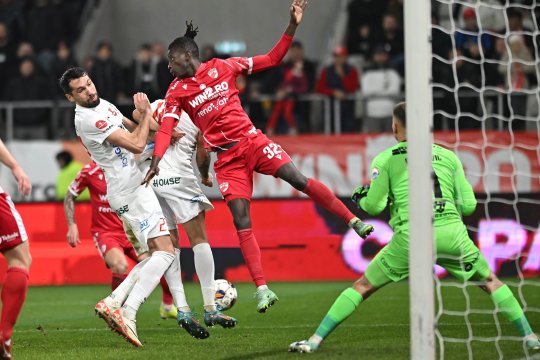 Curiosul caz al lui Edgar Ie, fotbalistul cu cel mai mare salariu de la Dinamo. A jucat doar 240 de minute și n-a mai prins lotul de 3 partide