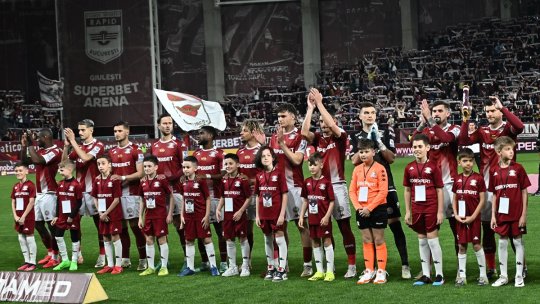 Dezastrul de la Rapid într-o singură poză! Fețele conducătorilor giuleșteni spun mai mult decât o mie de cuvinte