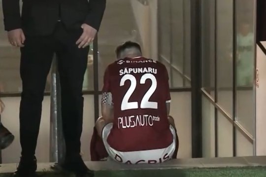 Jucătorii Rapidului, fără explicații după eșecul 1-4 cu CFR: ”În prima repriză trebuia să dăm afară 11 și să intre alți 11!” Ce le-au transmis fanii la final