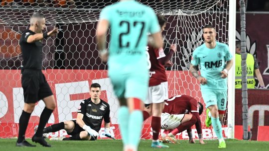Cum a fost caracterizat jocul Rapidului după umilința cu CFR Cluj 1-4: ”Parizer mănânci, parizer joci!”