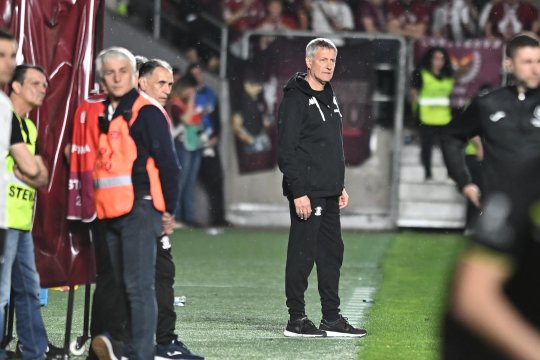 Suporterii Rapidului, mesaj clar către Bergodi și fotbaliști: ”Să procedeze ca Mutu și să plece” / ”Pe vremuri fanii săreau pe teren”