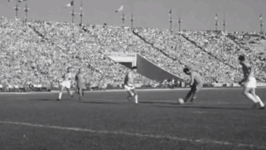 iAM Retro -> Încă există! Cum arată biletul și care este povestea primului meci susținut de o echipă românească în Cupa Campionilor Europeni: ”A călcat cu dreptul în marea competiție!”