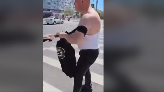 Incidente între suporteri înainte de Oțelul - Dinamo. A fost prins în centrul orașului și obligat să se dezbrace