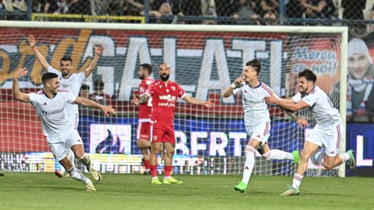 S-a bucurat mai mult decât la eventul pe care l-a câștigat în tricoul lui Dinamo! Imaginile surprinse în tribunele de la Galați, după golul care i-a îngenuncheat pe "câini"