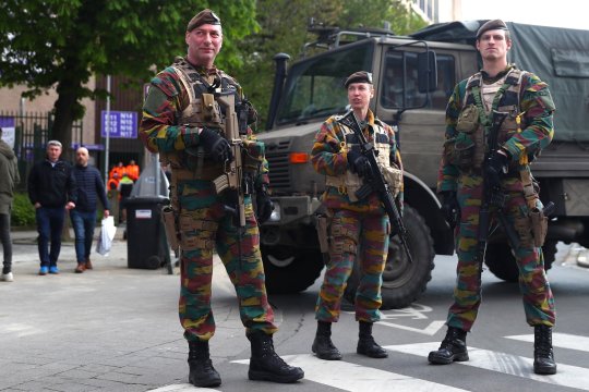 ISIS amenință cu un nou atentat! “Ucideți-i pe toți!” Vizate ar fi stadionele pe care se desfășoară prima manșă a sferturilor Ligii Campionilor. UEFA reacționează