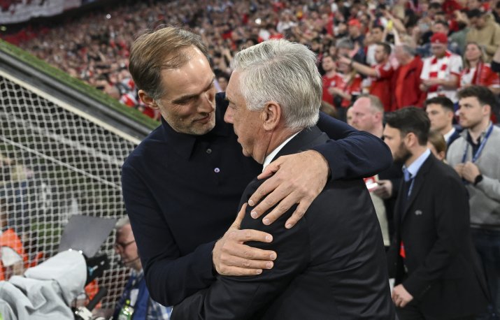 Tuchel și Ancelotti se salută înaintea partidei din turul semifinalele Ligii Campionilor